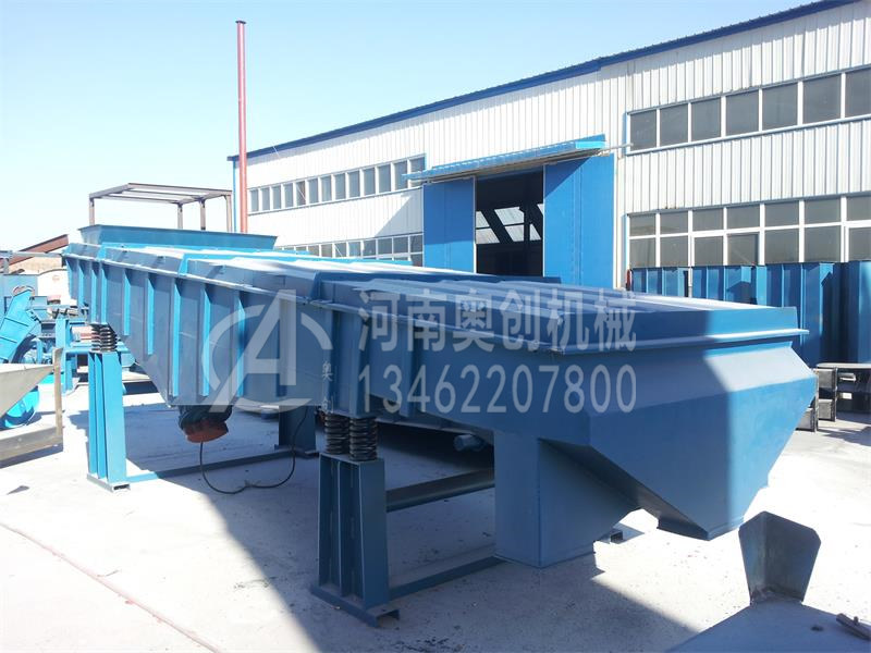 河沙泥砂专用直线振动筛选机使用操作注意以下几点