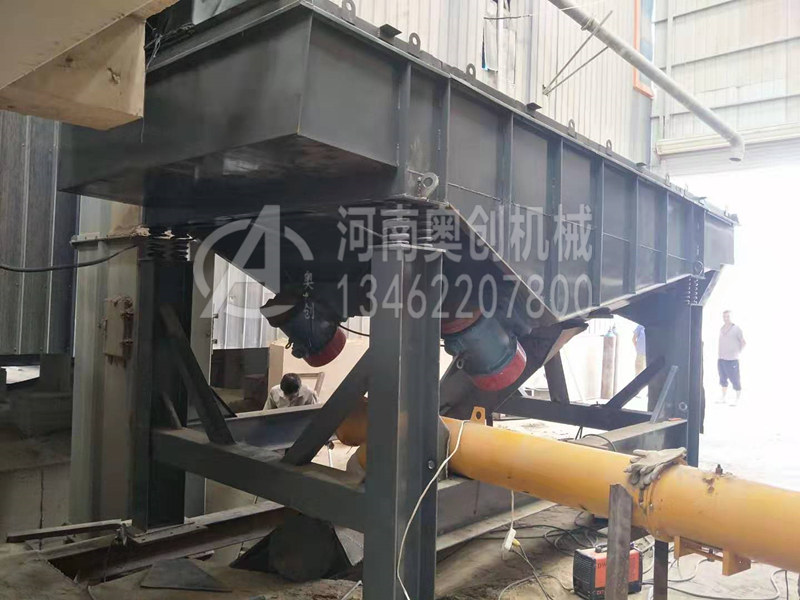 砂石生产线筛分专用直线振动筛电机基座损坏原因分析
