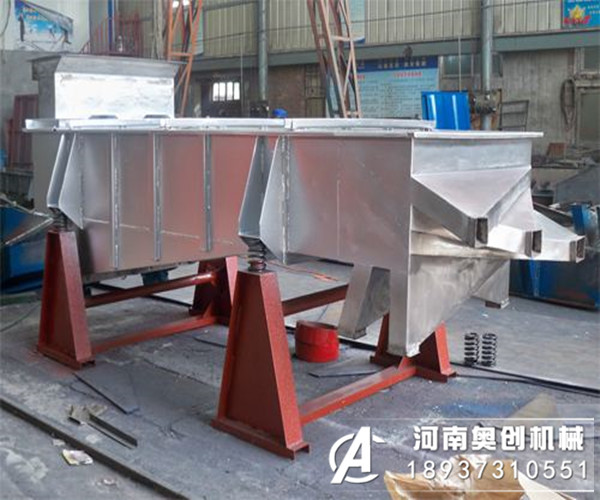 那么为什么石英砂行业改选用直线振动筛呢？