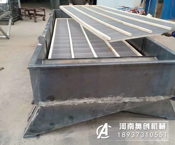 钢结构振动筛网和木质结构振动筛网两种结构各有什么优缺点？
